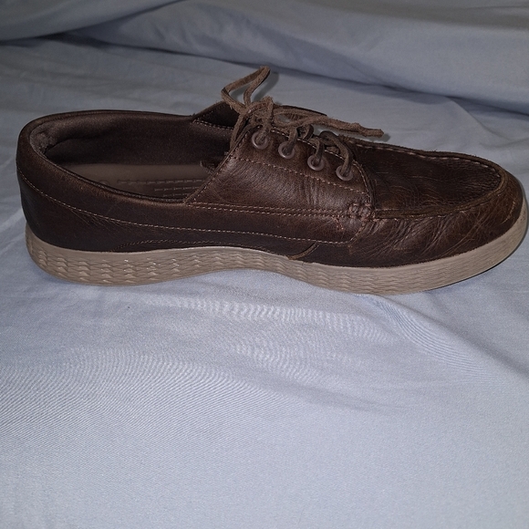Crocs leather lace up loafers in a men's size 11.5. They're pre-loved - Picture 5 of 13
